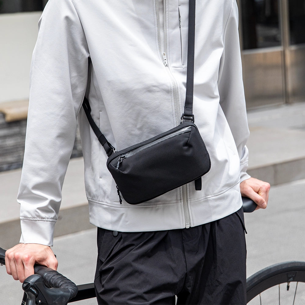 MarkRyden Switchstorage IV black crossbody toiletry bag for modern travelers