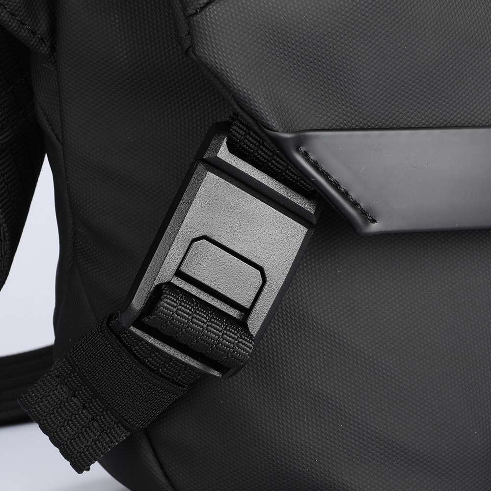 MARKRYDEN black anti-theft messenger bag buckle detail