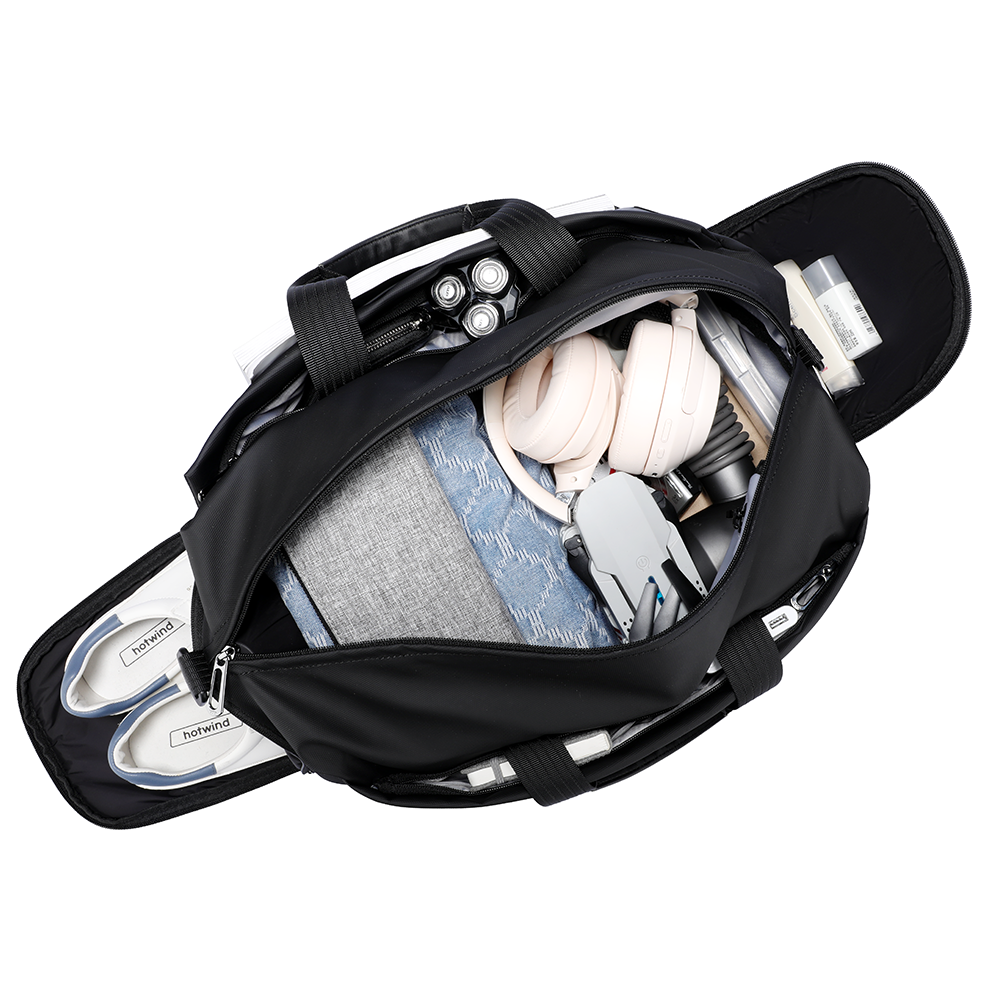 MarkRyden black multifunctional sports bag with organized travel items