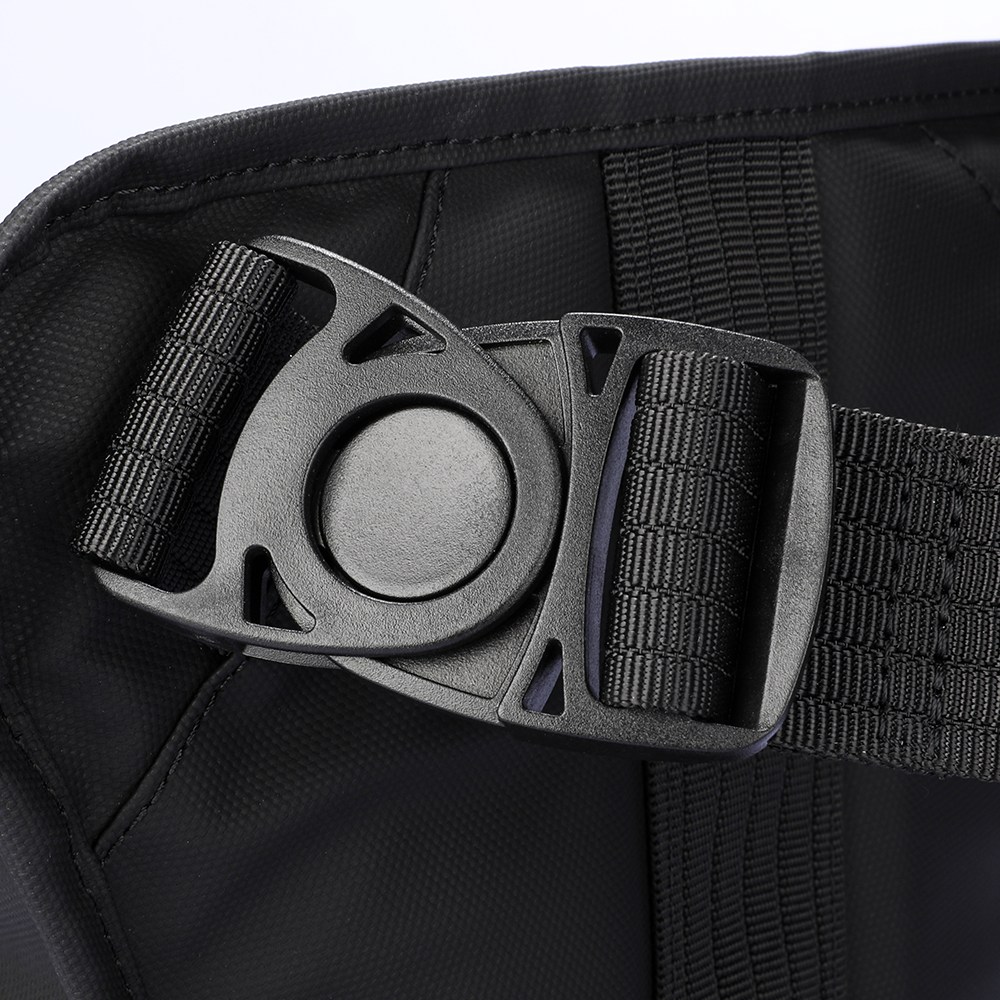 Black leather waterproof anti-scratch multifunctional crossbody bag buckle detail - MarkRyden