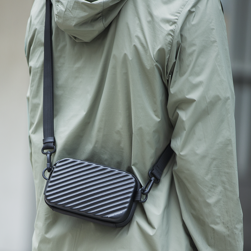 Neo : Design intelligent Confort ultime, petit sac à bandoulière pour voyager 