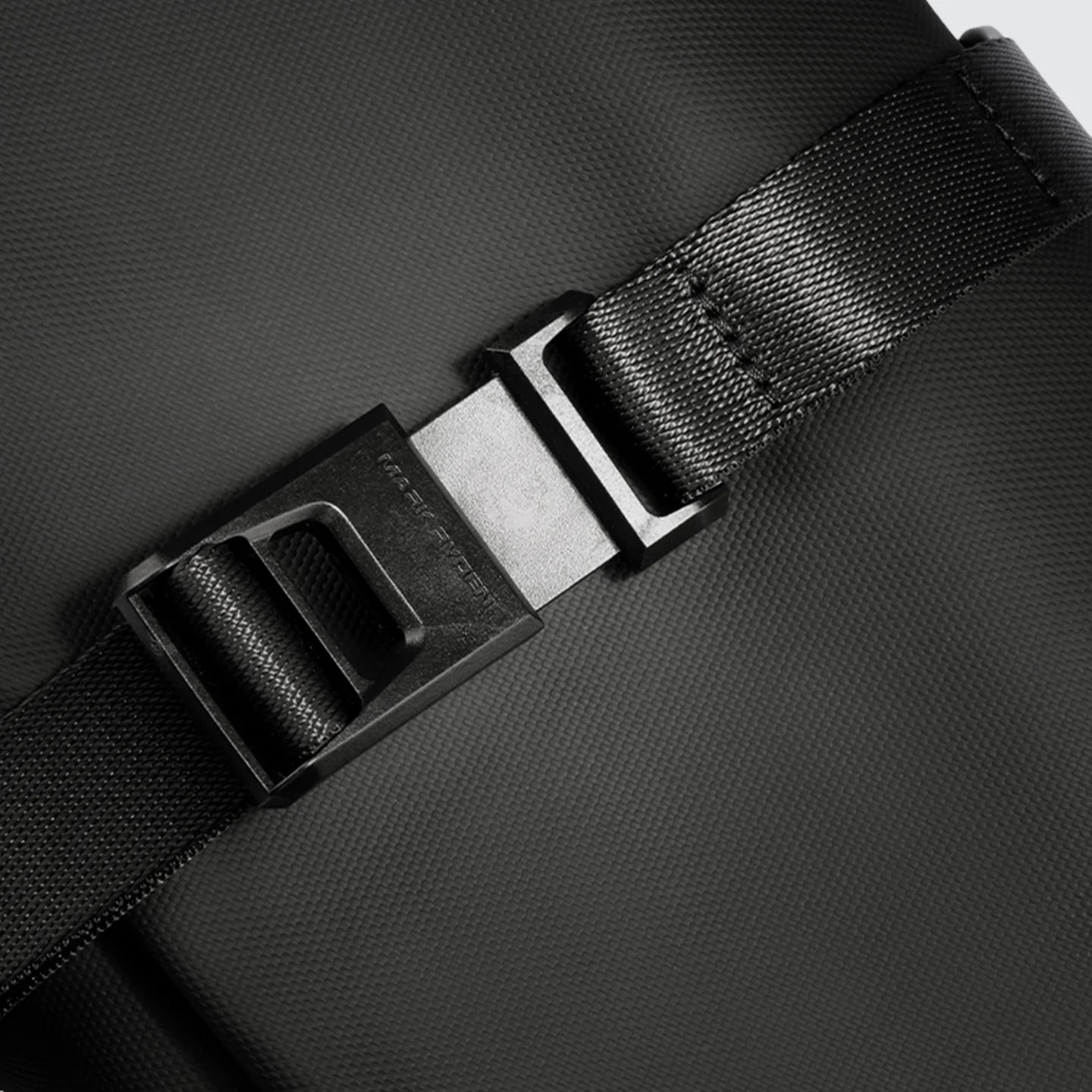 MagiClip: Wet-Dry Separate Toiletry Bag with Toothbrush Holder For Daily