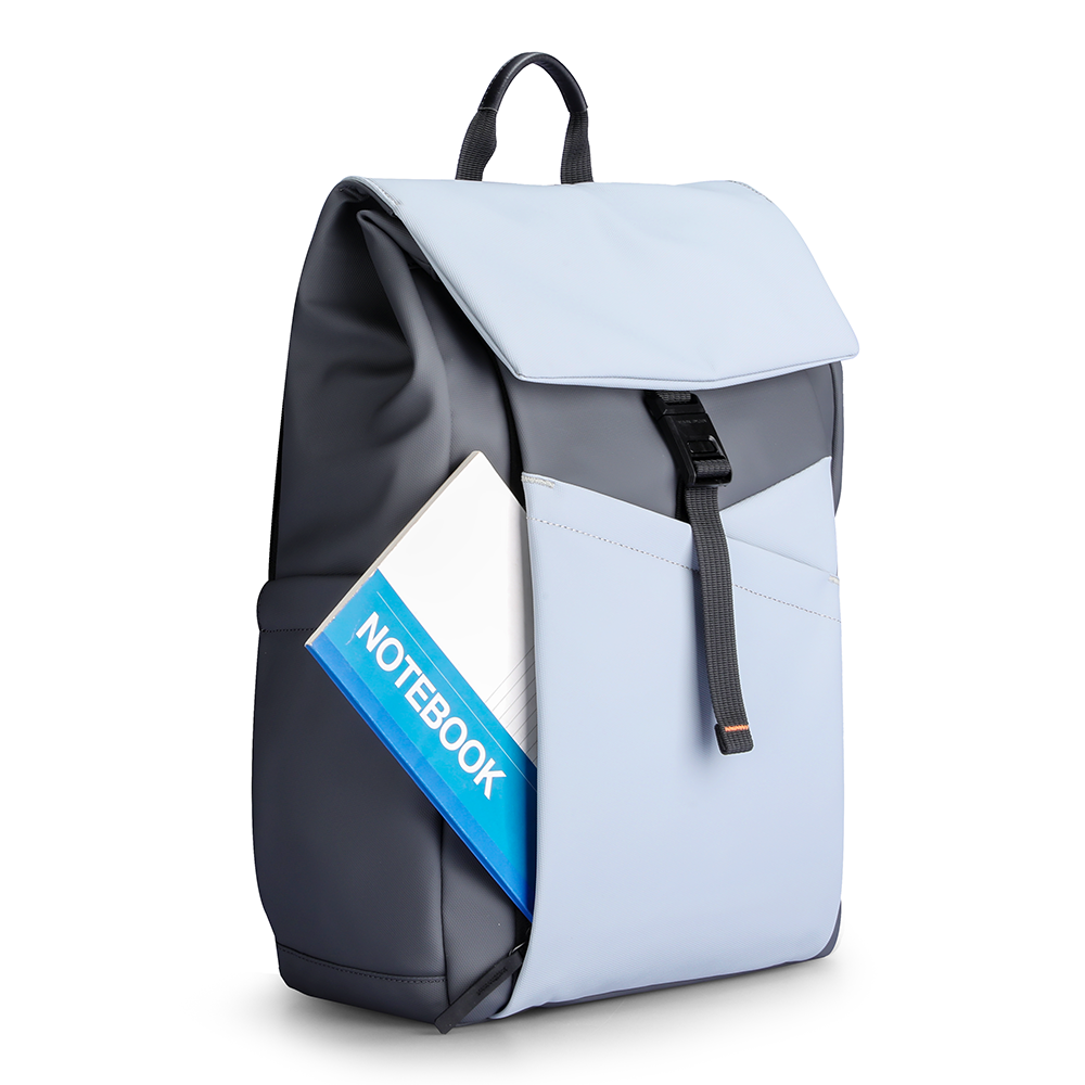 Urbanity: Elegante mochila gris con amplios compartimentos y diseño duradero. 