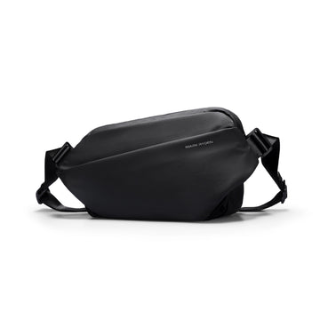 Black leather MarkRyden Fingon Ⅰ city commuter messenger bag