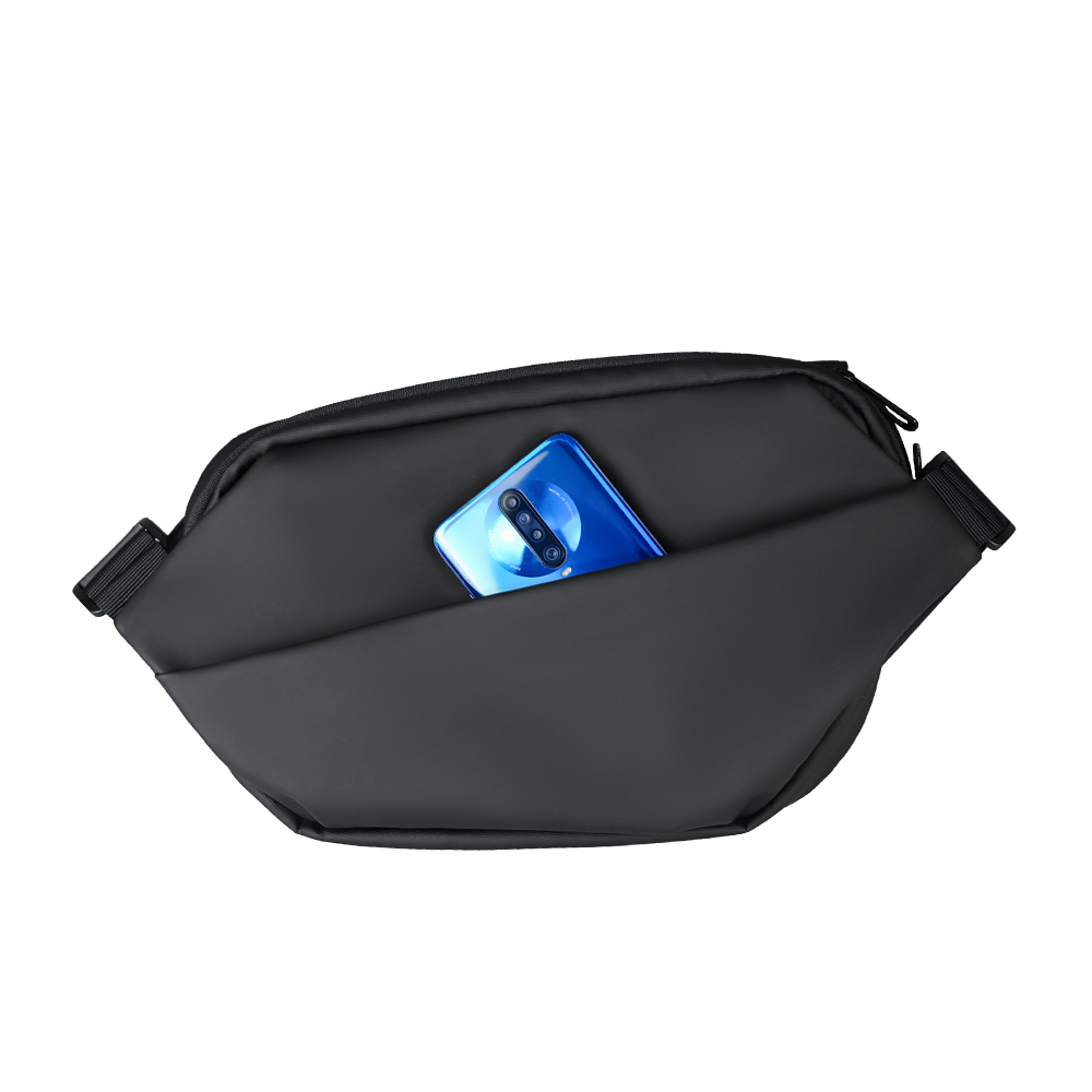 Fingon II black leather waterproof large capacity city commuting daily messenger bag, side straps, front pocket with blue smartphone