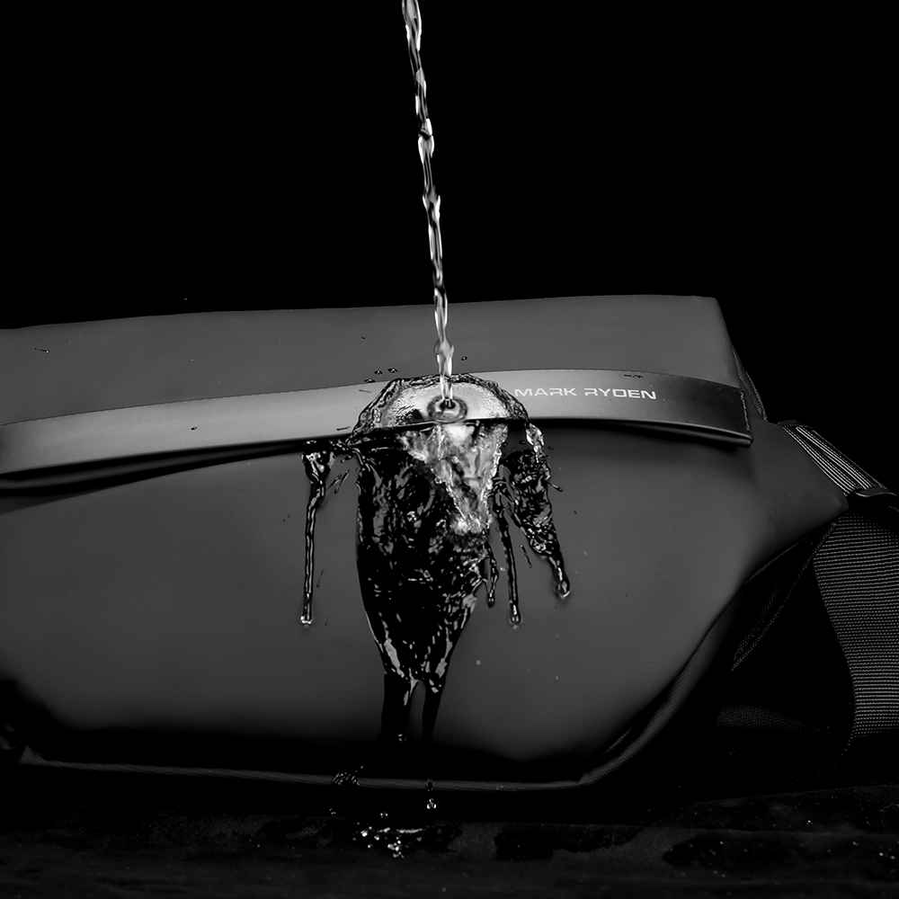 Mark Ryden Fingon II waterproof leather city messenger bag water test