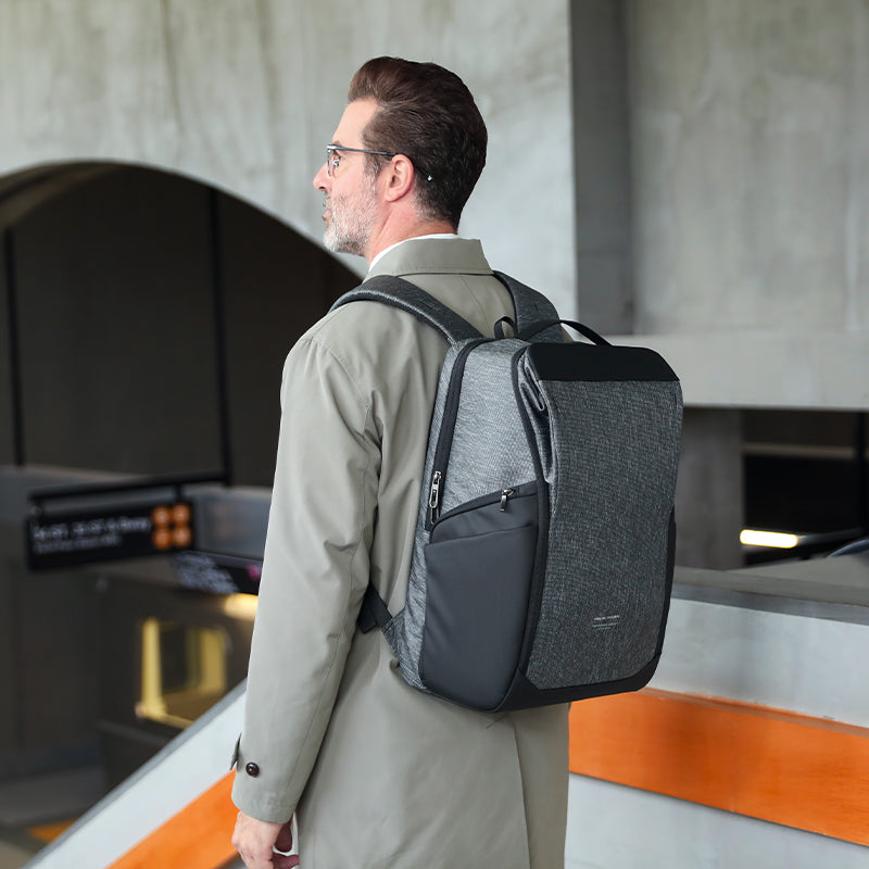 TravelEssentials: Mochila de gran capacidad para uso diario 