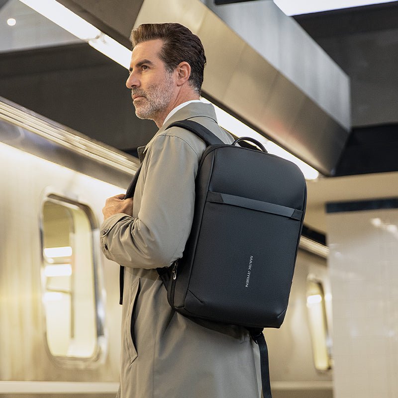 Voyager Pro: Lightweight backpack with a small footprint for commuters - MARK RYDEN US - Backpack - 6.97825E+12